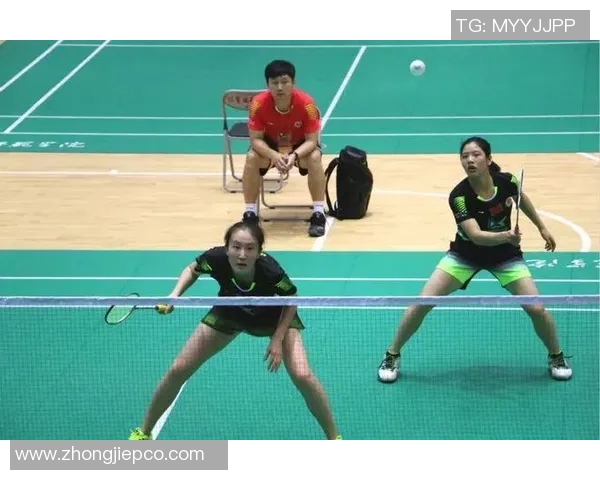 成都羽毛球队灵活性深度解析与其他球队的对比研究 成都羽毛球队灵活性深度解析与其他球队的对比研究